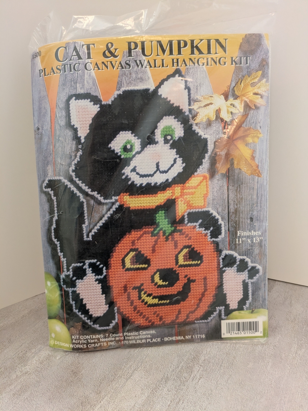 Design Works Halloween Cat & Pumpkin Plastic Canvas Wall Hanging Kit